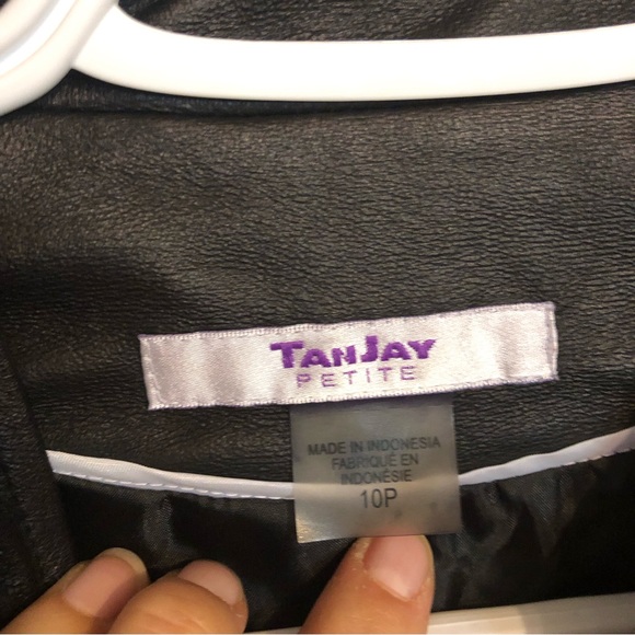 Tanjay Petite Black Faux Leather Blazer with full zip - Picture 3 of 4